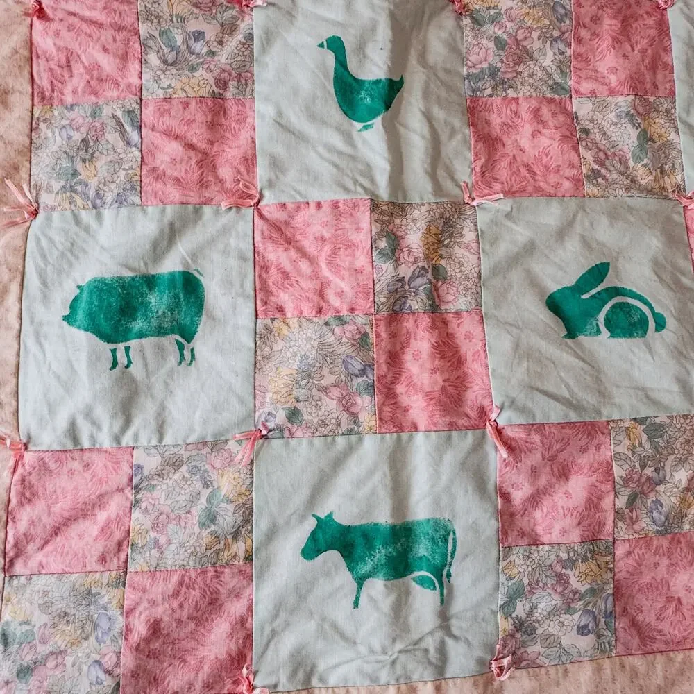 Vintage Handmade Patchwork Pink/Cream Baby Quilt w/ Teal Farm Animal, 40